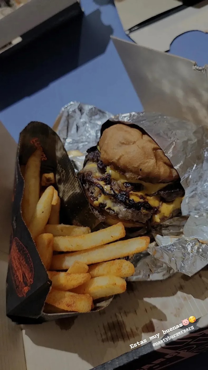 Nasty Burgers - Local Benavidez