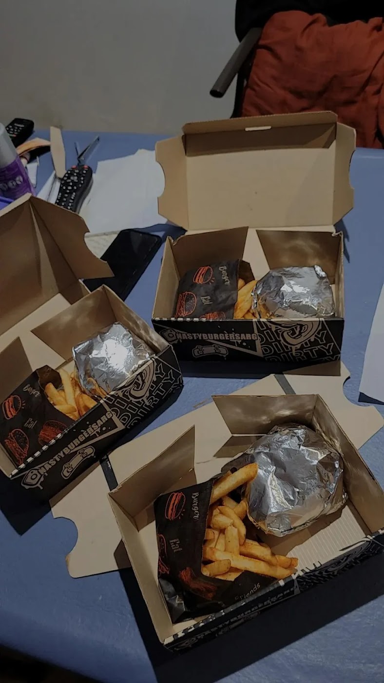 Nasty Burgers - Local Benavidez