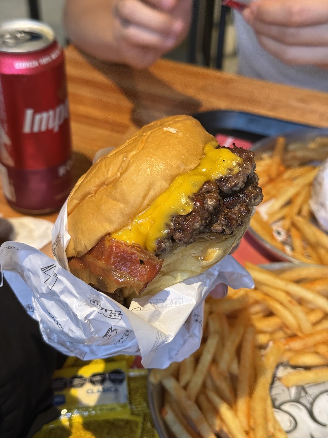 TMT BURGERS HONDURAS 5670