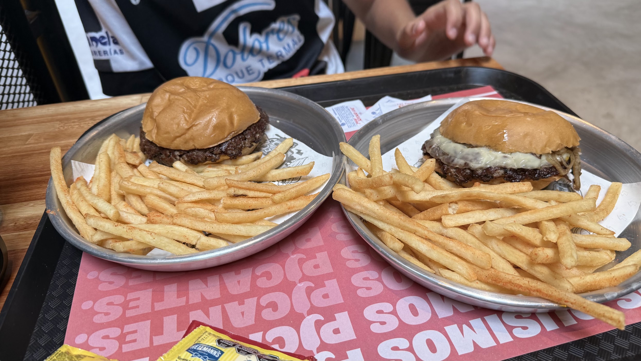 TMT BURGERS HONDURAS 5670